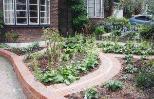 fan of 30s art deco front garden