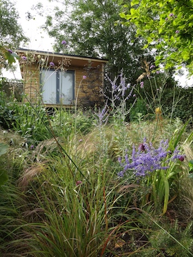 garden cabin designed for nature watching 